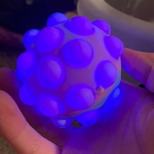POP IT SMALL LED STRESS RELIEVER BALL.